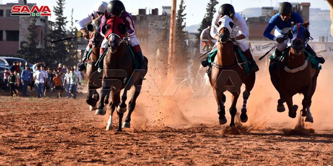 بالصور.. 42 فارسا يشاركون في سباق الخيول العربية الأصيلة في سوريا
