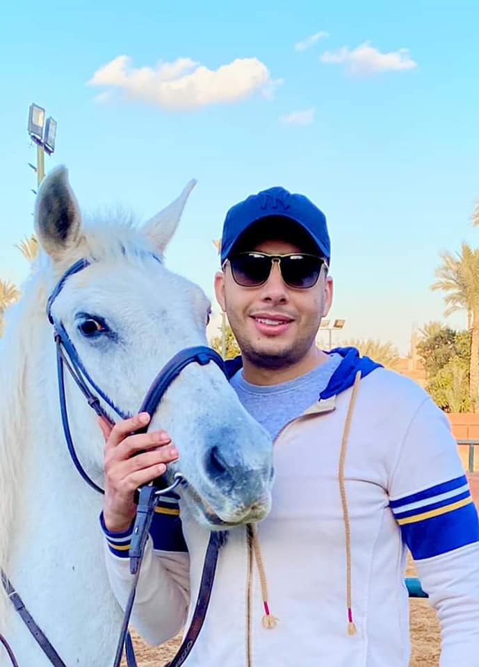 الفنان الشاب عصام السقا: تعلمت عشق الخيول من أحمد السقا