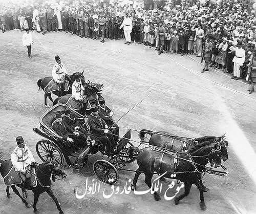 35 صورة تروي تاريخ الملك فاروق مع عشق الخيول