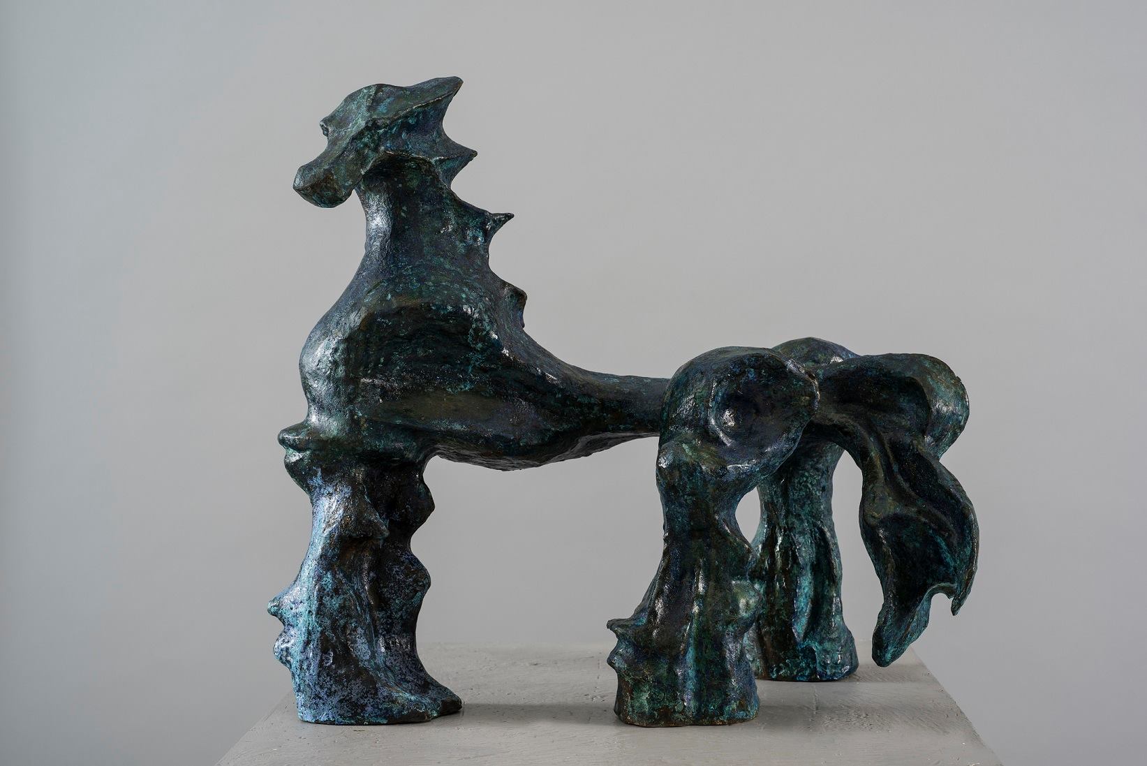 منحوتات برونزية للخيول في معرض النحات المصري حليم يعقوب بالقاهرة
