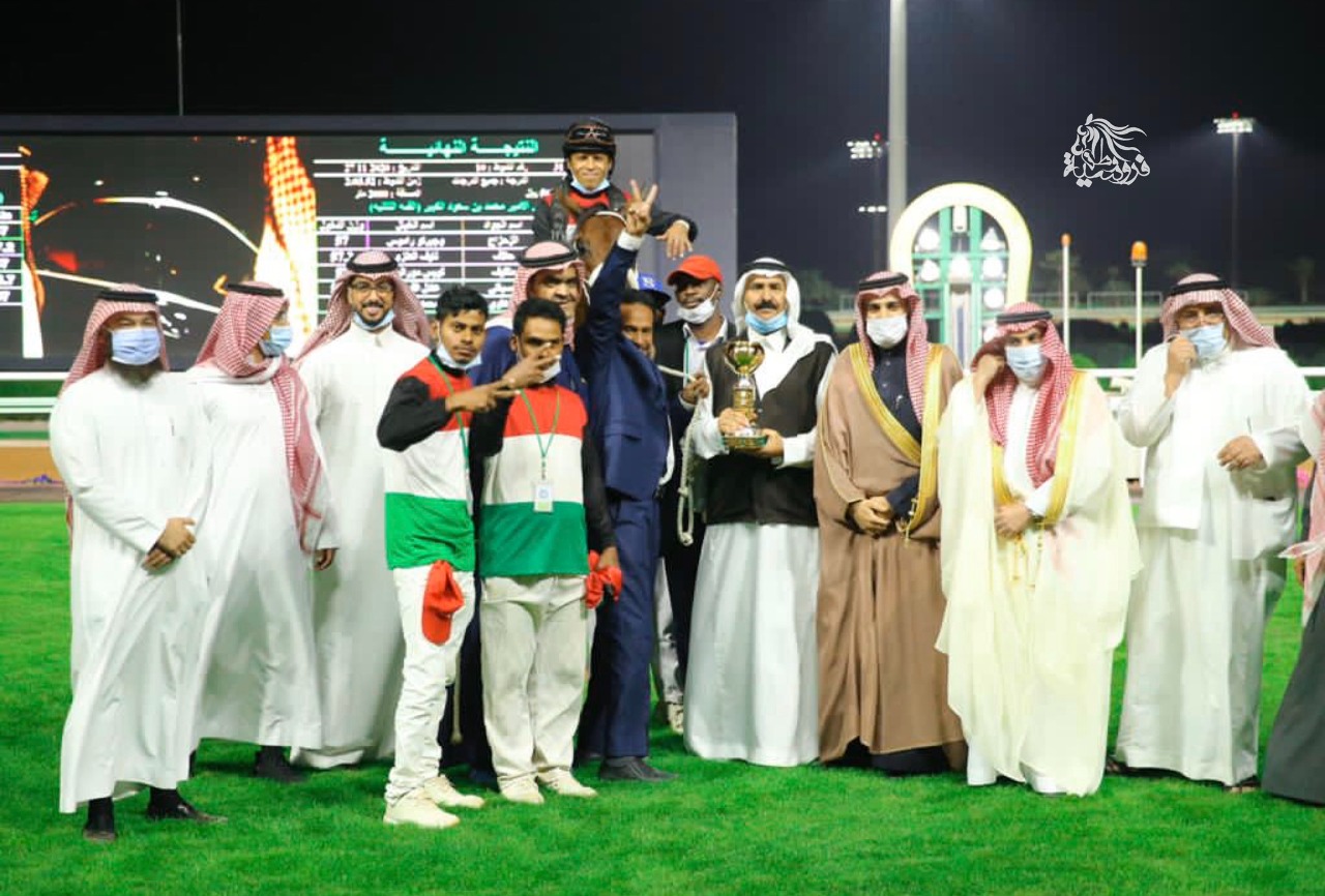 بالفيديو والصور.. فوز الحصان "الزحزاح" بـ"كأس الوفاء" في السعودية