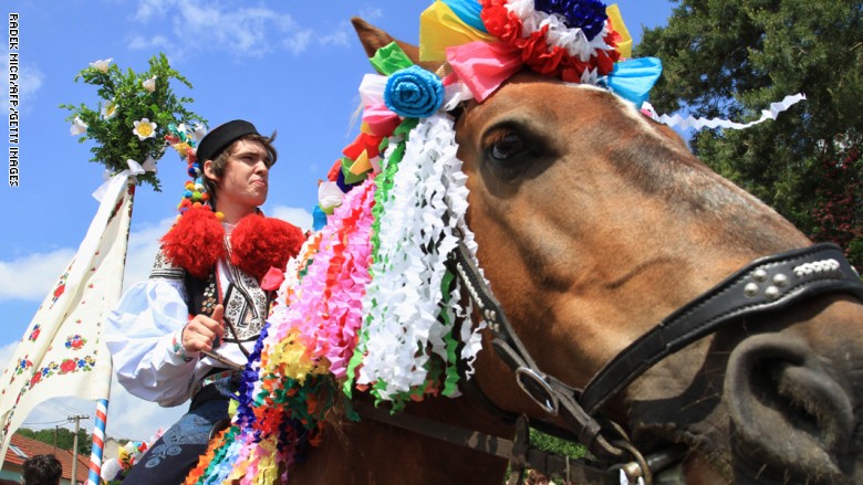 مظاهر احتفال المسيرة الملكية بالخيول المزينة في جمهورية التشيك