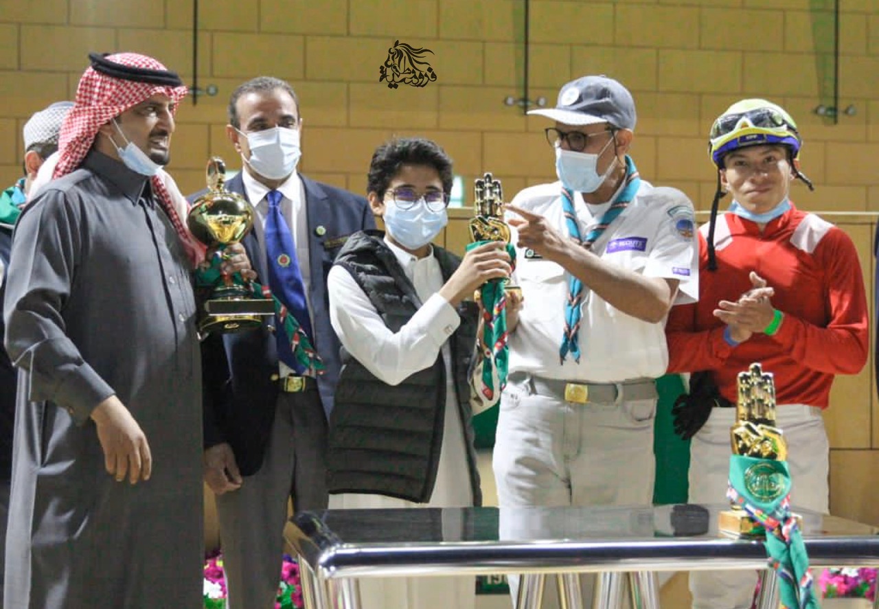 الحصان فزاع يحقق لقب سباق كأس جمعية الكشافة العربية بالسعودية