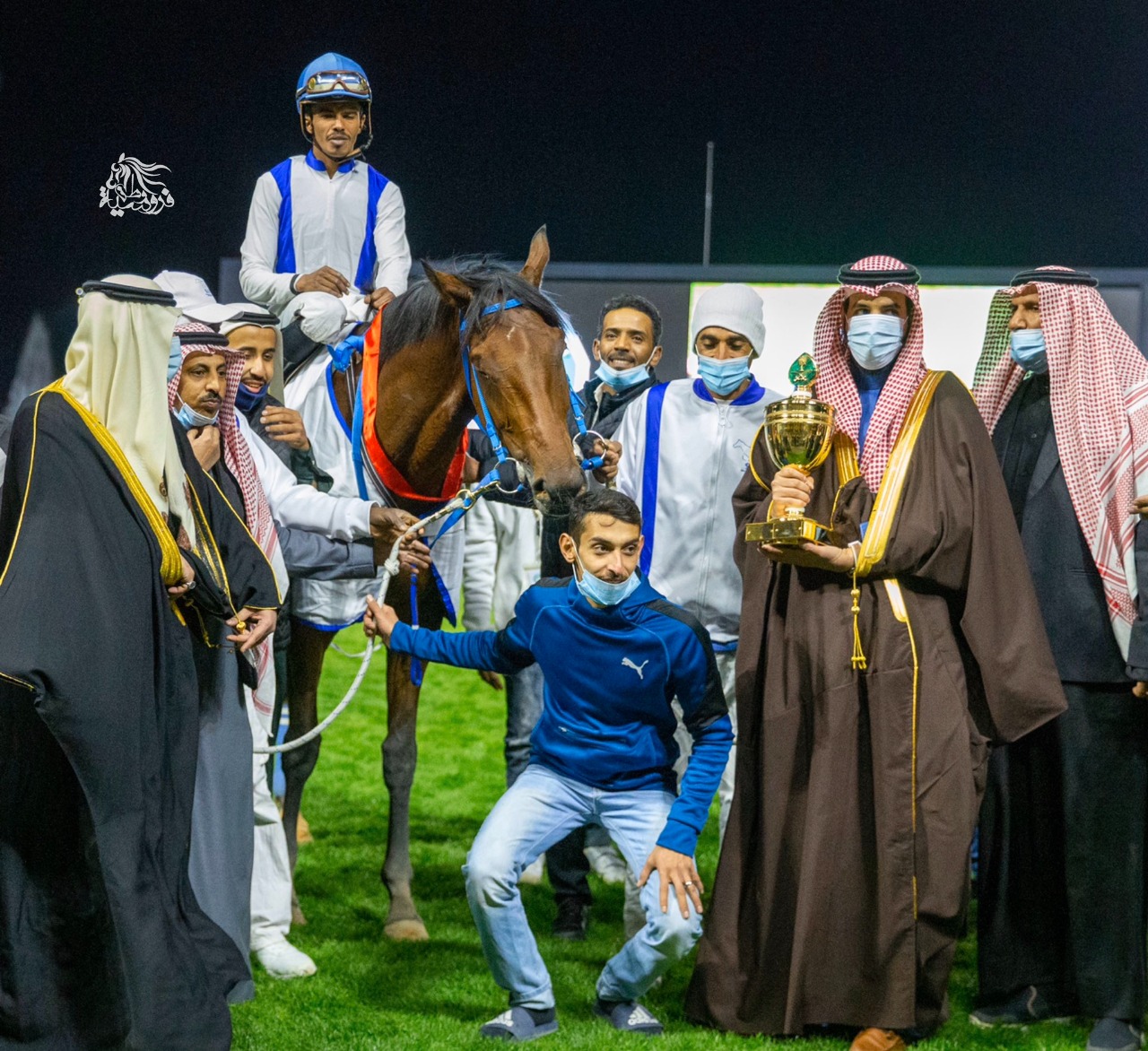 بالصور.. الحصان "الزحزاح" يحسم منافسات كأس ولي العهد السعودي
