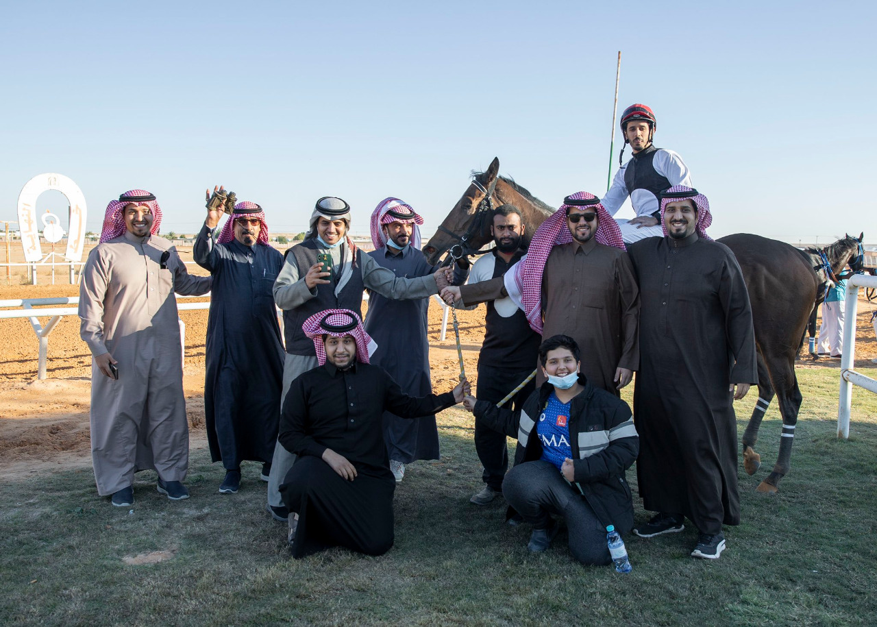 الحصان "لعيون شاهه" يحقق كأس نادي سباقات الخيل بالسباق الـ14 لميدان الجنادرية