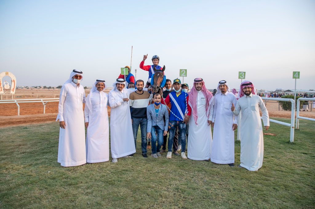 بالصور.. احتفالات 7 خيول وفرسان بالفوز في أشواط الحفل الـ13 لميدان الجنادرية السعودي