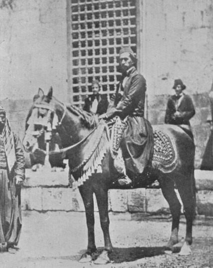 صورة نادرة لـ علي باشا الشريف أشهر مربي الخيول العربية في القرن التاسع عشر