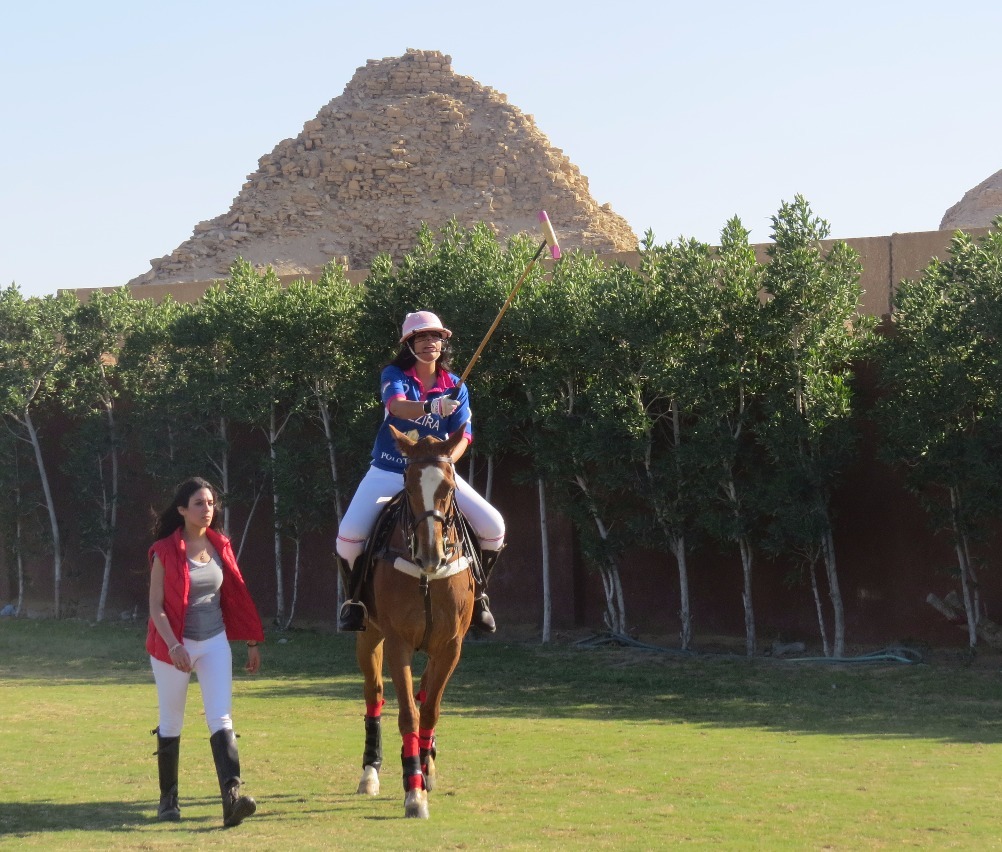 فرح عوض الله: نفرتيتي أول فريق نسائي لرياضة بولو الخيول في مصر