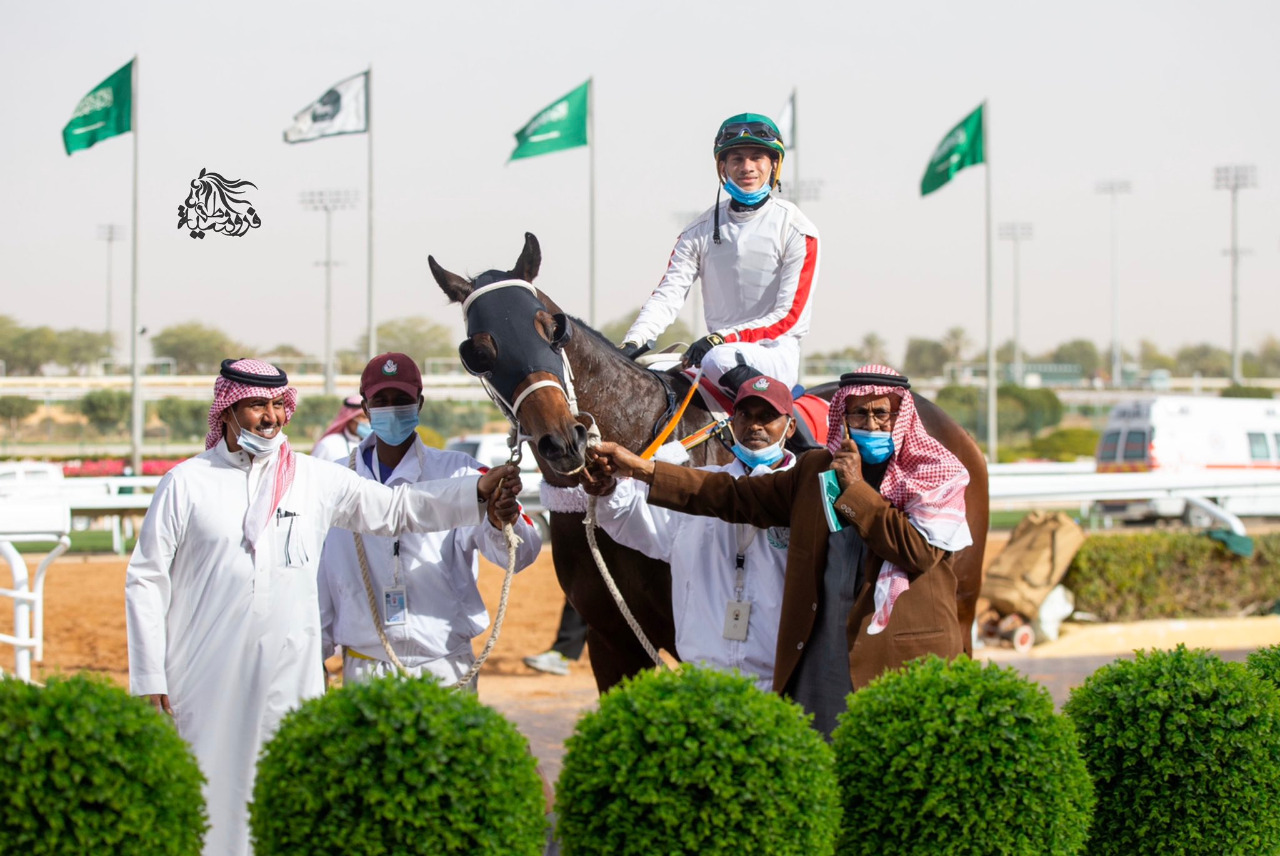 الحصان "ووك إن ذا ساند" يفوز بجائزة الحفل الـ 49 لميدان الملك عبد العزيز (صور)
