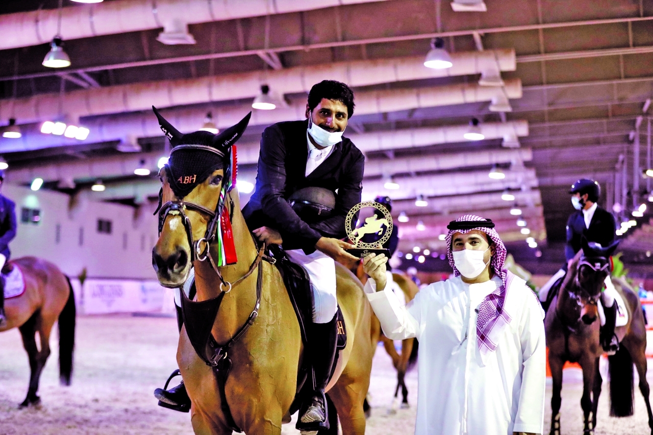 الفارس "الكربي" والفرس "بالوسنتا" أبطال الإمارات لقفز الحواجز