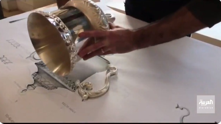 بالفيديو.. مراحل تصميم كأس السعودية المغطى بـ24 قيراط من الذهب