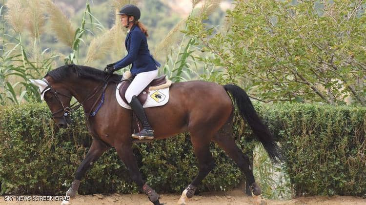 الفارسة سيسيل معربس بطلة لبنان تتحدى كورونا برؤية حصانها كل يوم