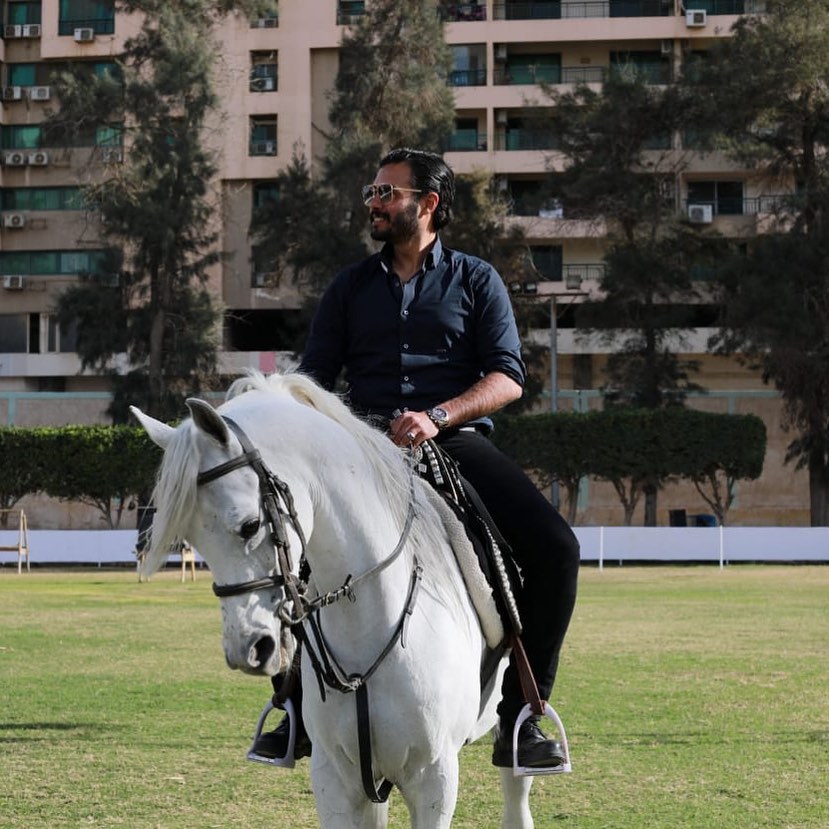 حاتم ستين: روشتة لتنمية الصحة العقلية والنفسية باستخدام ركوب الخيول
