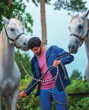 صور الشيخ فزاع مع الخيول تثير إعجاب متابعو تويتر