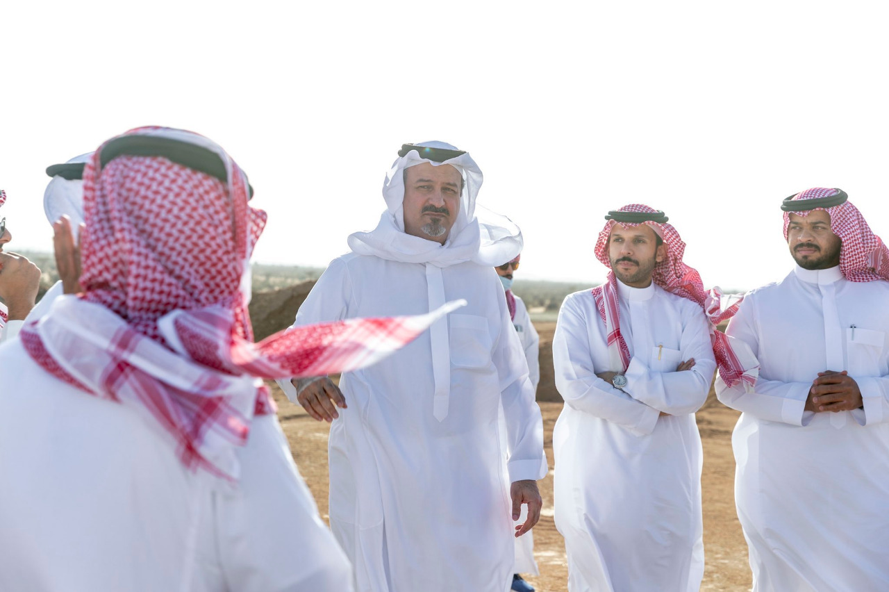 الأمير بندر بن خالد الفيصل يزور ميدان الملك خالد استعدادا لموسم سباقات الطائف