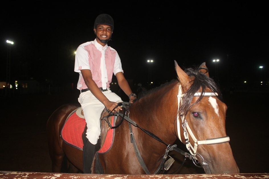 200 حصان في نادي الفروسية بالخرطوم يقاومون اضطرابات السوادان