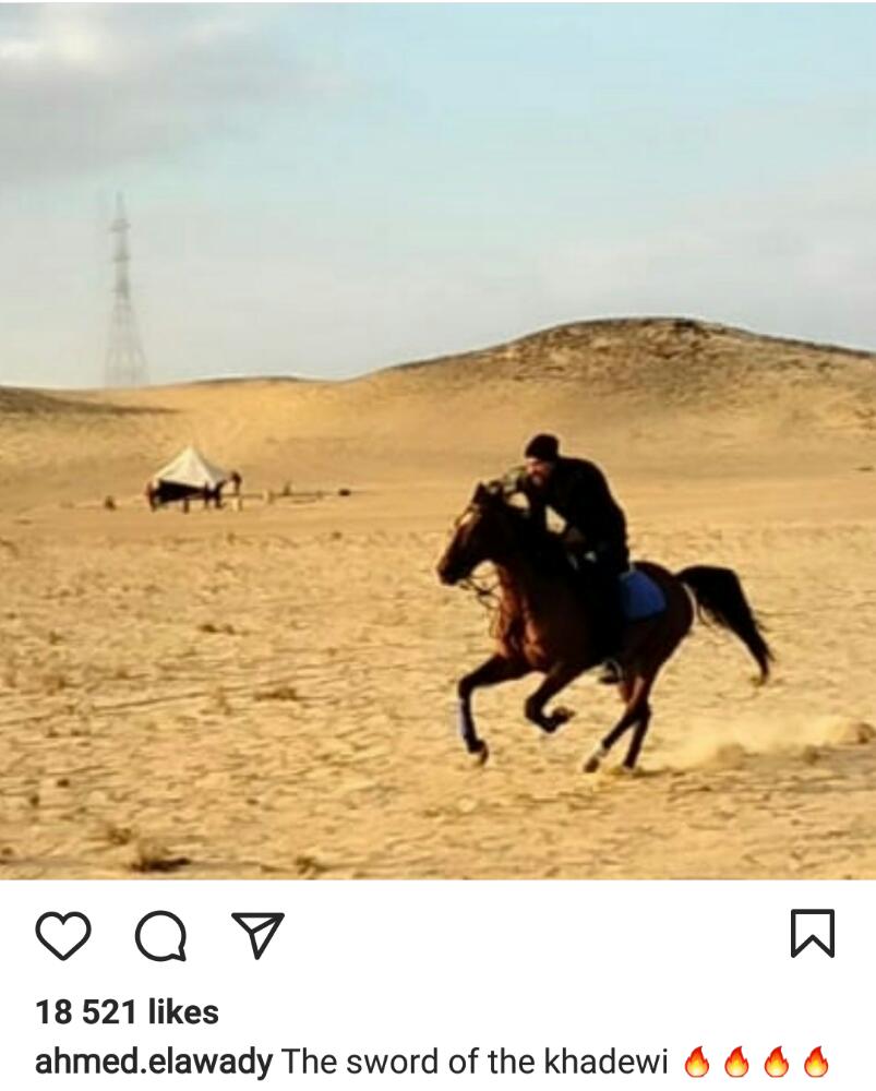 شاهد الفنان أحمد العوضي خلال تدريبه على ظهر حصان