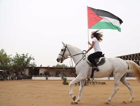 فرسان الأردن في مسيرة بالخيول دعمُا لفلسطين