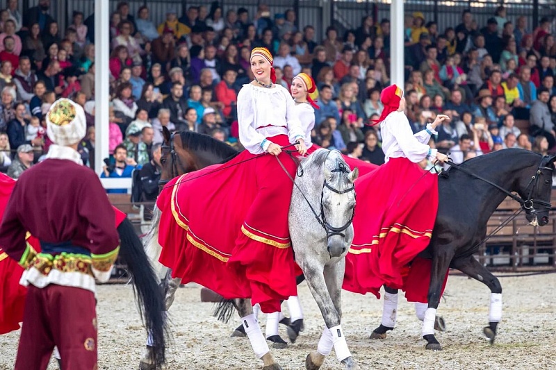 مسرح للخيول في روسيا يفتح أبوابه للجمهور منذ اغلاقه عام 2006