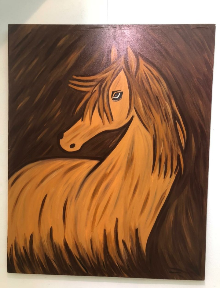 بالصور.. لوحات الخيول تتألق في معرض الفنانة التشكيلية رضوى العوضي بـ "أتيليه القاهرة"